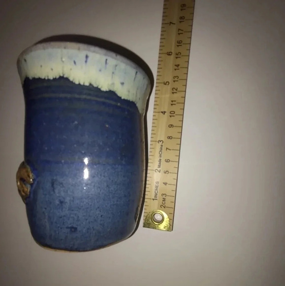 Handmade pottery Blue & Yellow coffee/tea mug, big handle 4 3/4" height - Picture 4 of 4